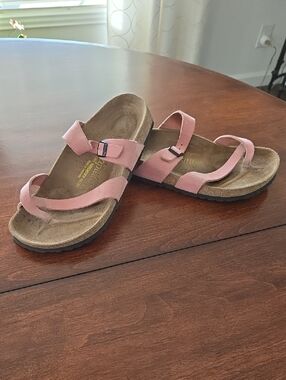 Women’s Birkenstock Pink Strappy Comfort Sandals